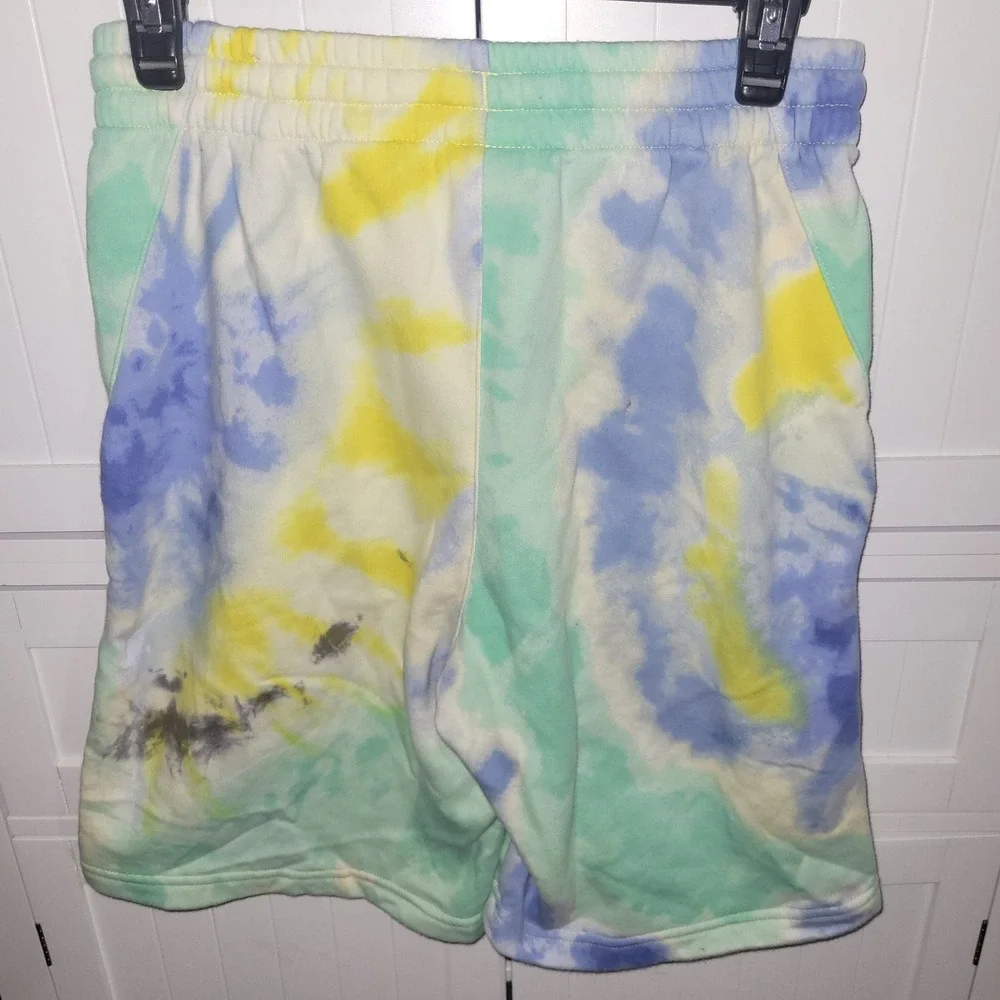 Nike‎ Big Boys Fleece Tie Dye Shorts Blue Yellow Green XL Swoosh Logo Drawstring